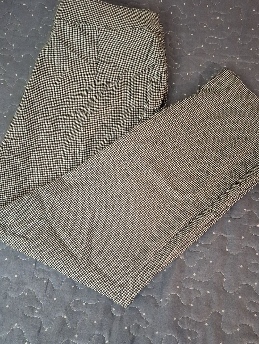 Rafaella Black & White Cropped Pants size 4